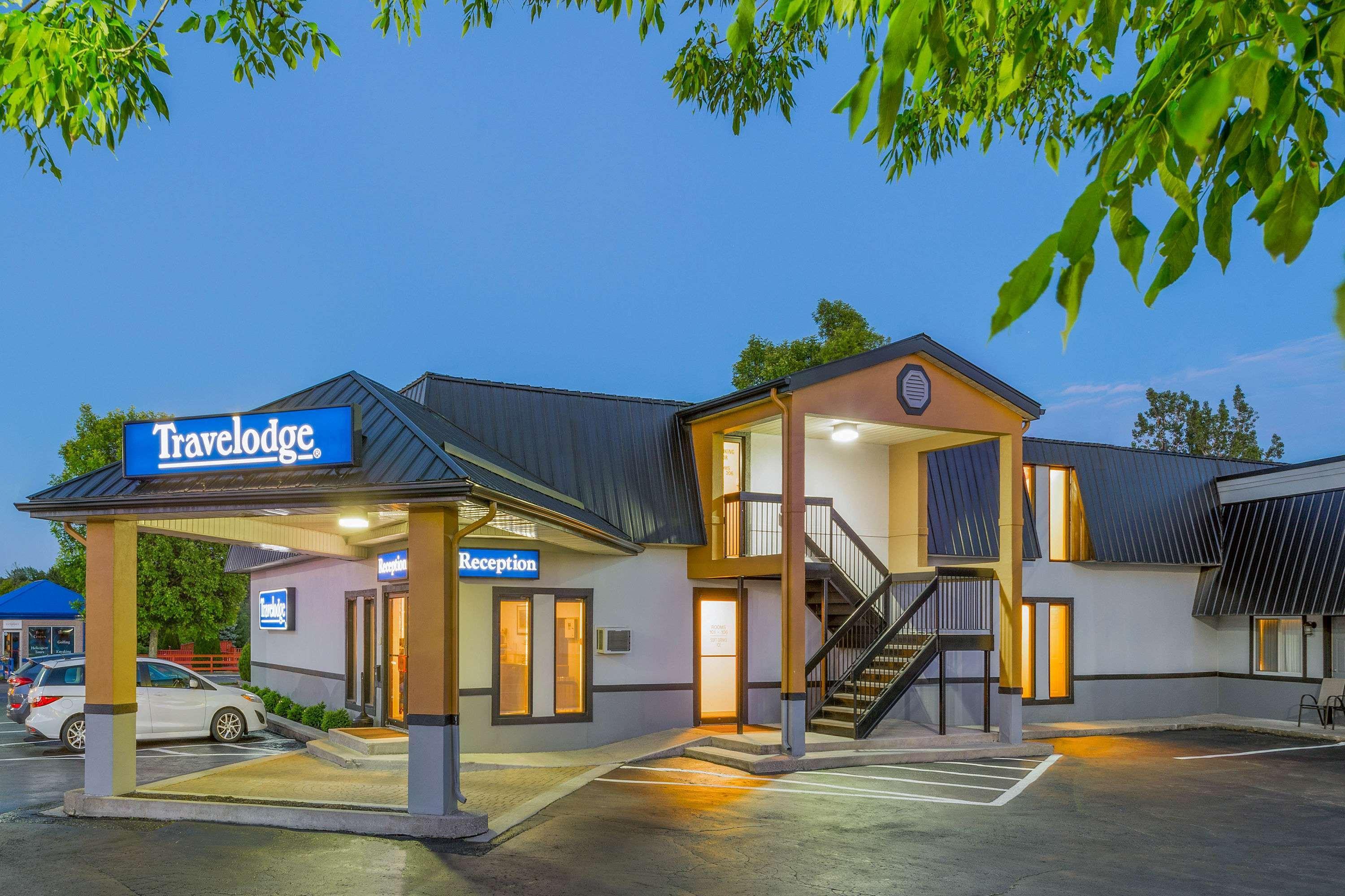 Travelodge By Wyndham Gananoque Exterior photo