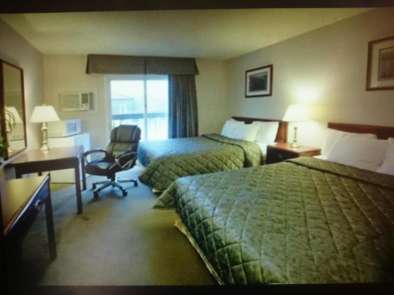 Travelodge By Wyndham Gananoque Exterior photo